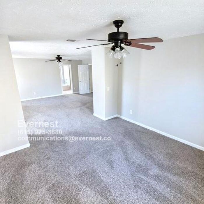 Building Photo - 432 Elderberry Way