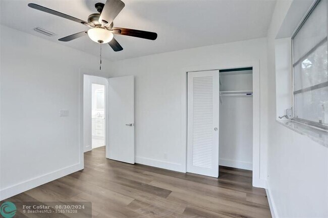 Building Photo - 161 SW 75th Ave