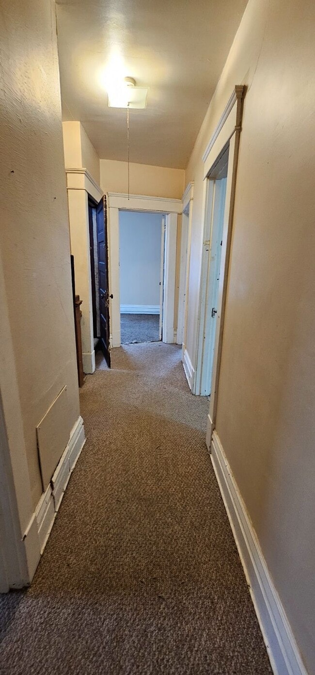 Building Photo - 921 10th St