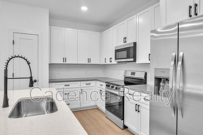 Building Photo - 614 S Kerr Ave