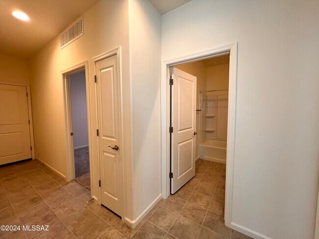 Building Photo - 12641 E Caden Dr