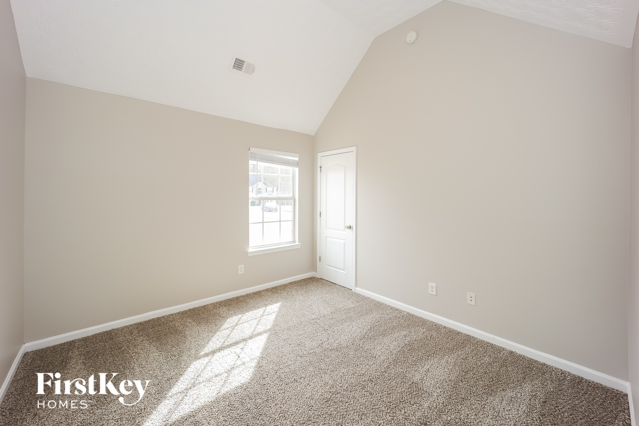 Building Photo - 855 Chapman St