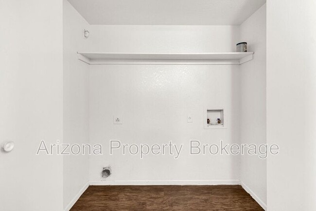 Building Photo - 4818 E Camino St