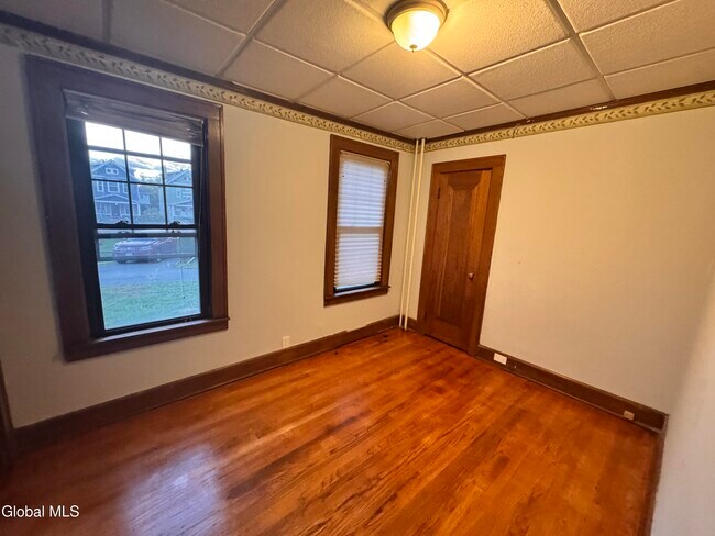 Building Photo - 405 Manning Blvd