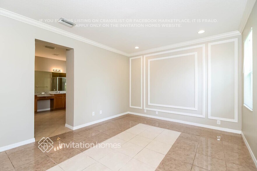 Building Photo - 6006 35th Ln E