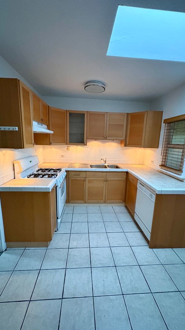 Building Photo - 4443 Bancroft-A