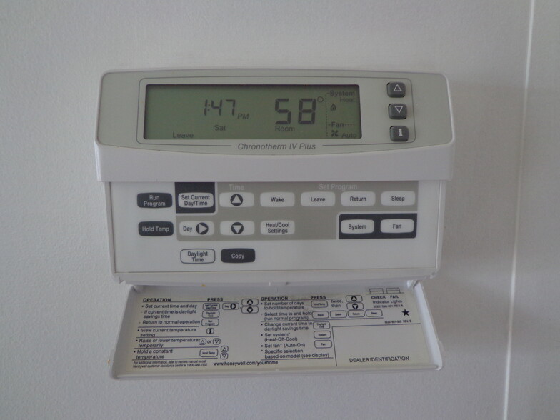 Thermostat - 1417 Newton St NW