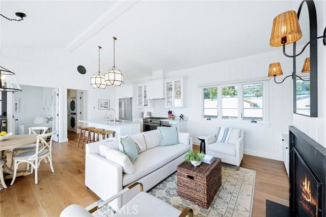 Building Photo - 360 Cliff Dr