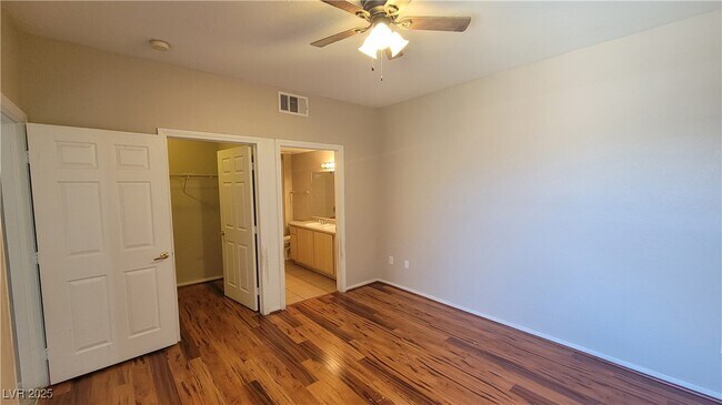 Building Photo - 6955 N Durango Dr