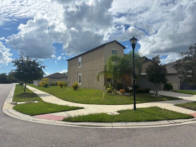Building Photo - 9663 Channing Hill Dr