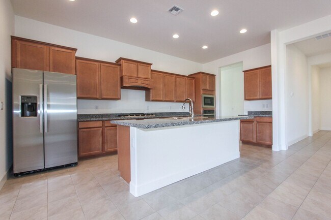 Building Photo - Pending application- 3 bed 2 bath in Pronghorn Ranch