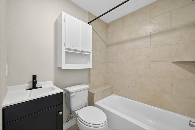 Building Photo - 889 Chas Ln