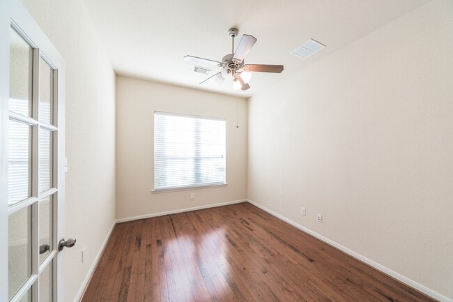 Building Photo - 607 Overdell Dr