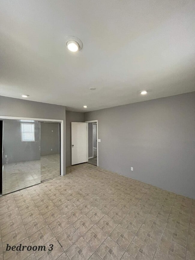 bedroom - 47 Algonquin Plz