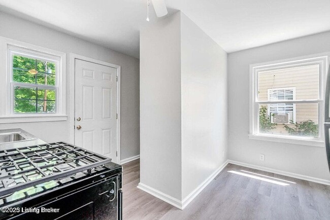 Building Photo - 2637 Olive St