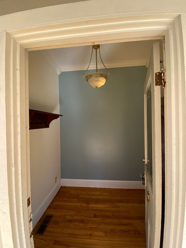 Building Photo - 111 Miller Ave