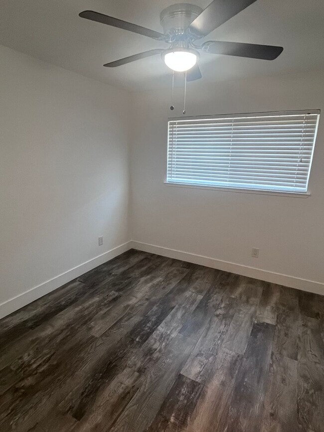 Building Photo - BEAUTIFUL 3 BEDROOM HOME IN ELVERTA!!