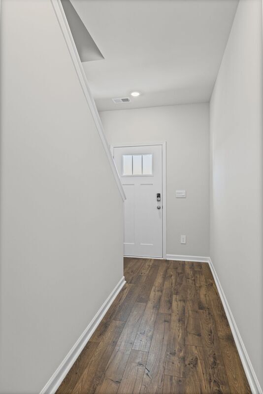 Building Photo - 4340 Oswin Dr