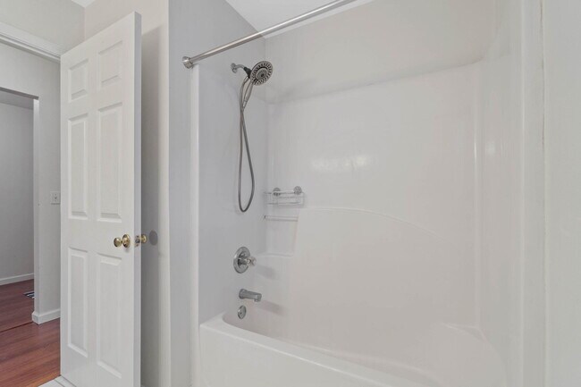 Building Photo - 911 Lauderhill Ln