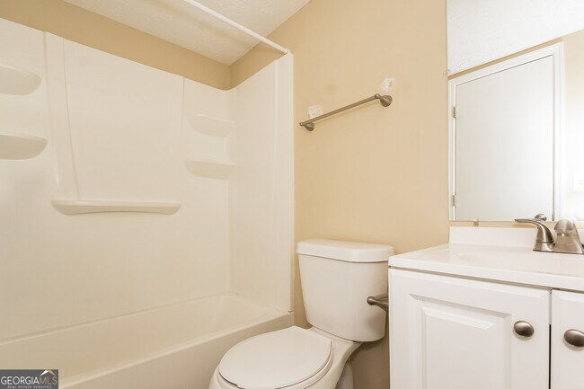 Building Photo - 3048 Laurengate Dr