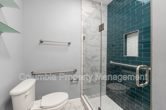 Building Photo - 127 11th St NE