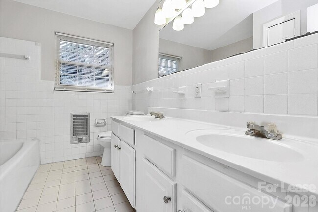 Building Photo - 2429 Marlowe Ave