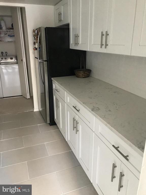 Building Photo - 1326 Spruce St