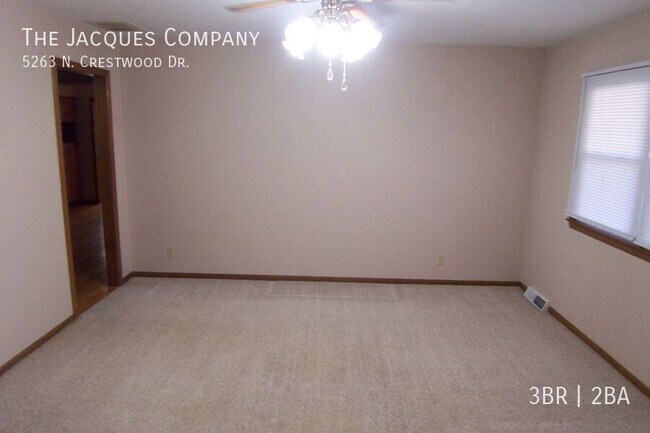 Building Photo - 5263 N Crestwood Dr