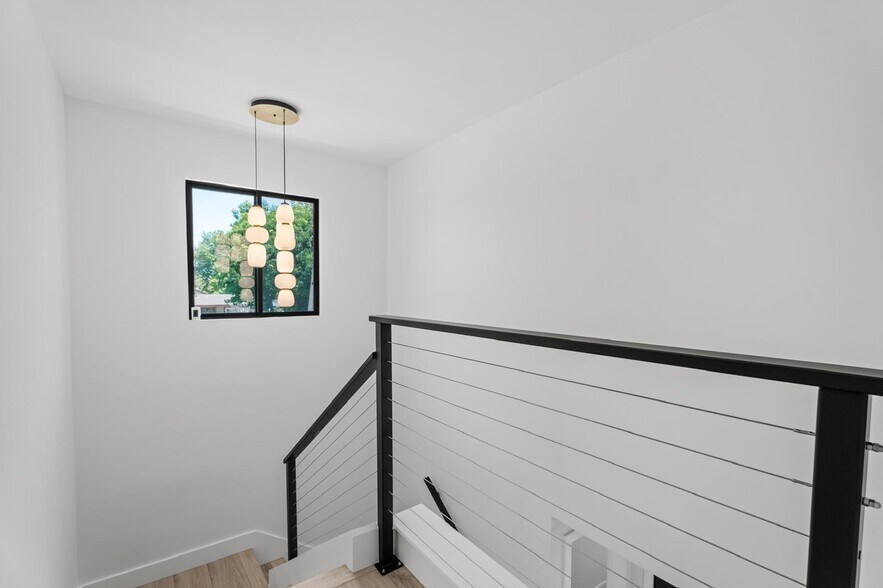 Building Photo - 19701 Blythe St