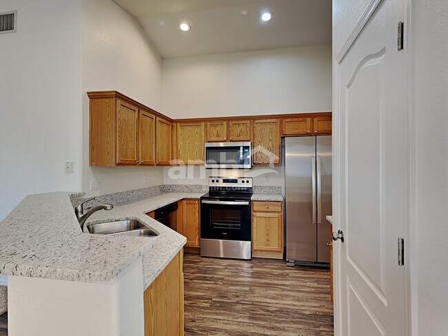 Building Photo - 7856 S Splinter Way
