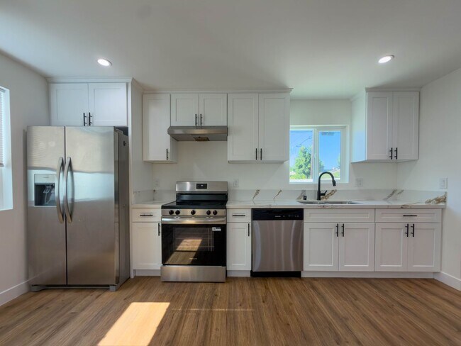 Building Photo - Spacious 3BR ADU w/ Private Patio!