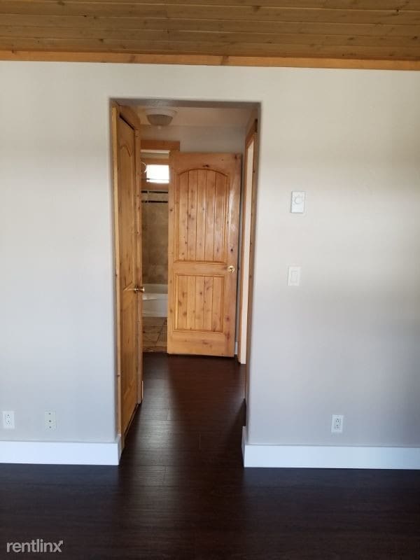Building Photo - 750 Powderhorn Ln
