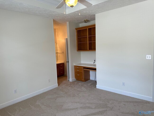 Building Photo - 100 Gray Run Dr