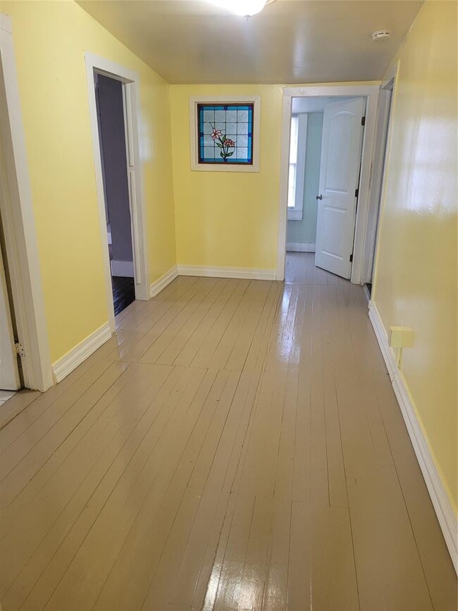 Building Photo - 403 Fawcett St