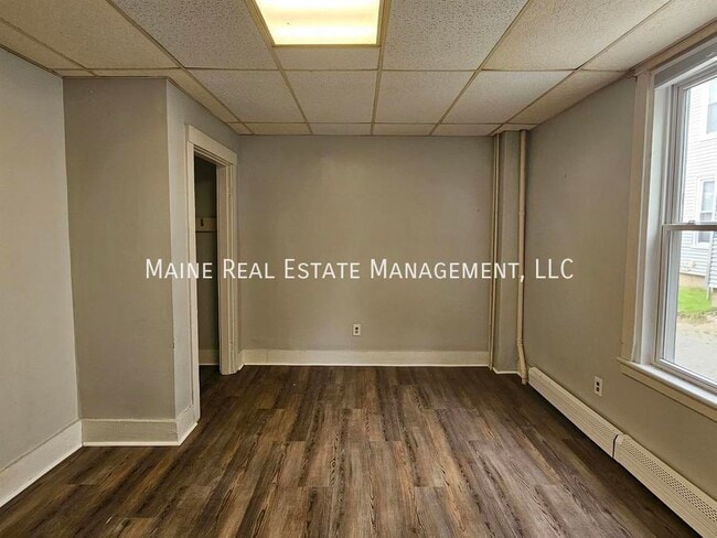 Building Photo - 139 Oak St