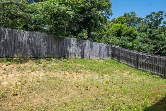 Building Photo - 220 Allentown Ln