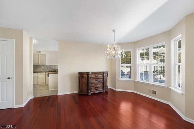 Building Photo - 12 Woodmont Dr