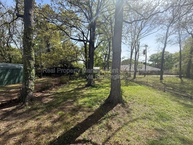 Building Photo - 1604 Textile Dr