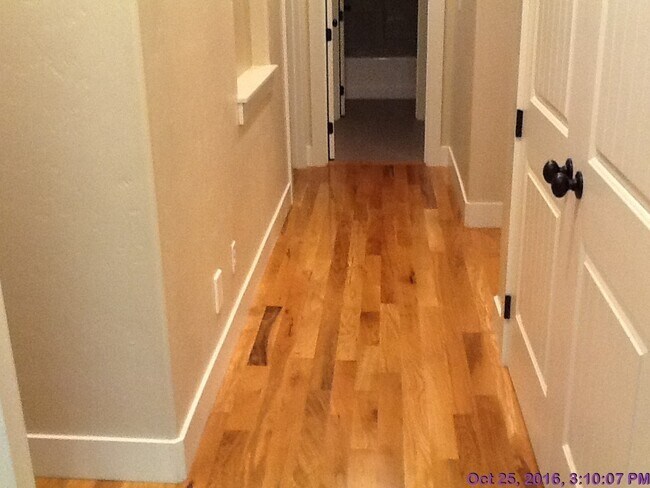 Building Photo - Beautiful home located it Madelyn estates in Meridian