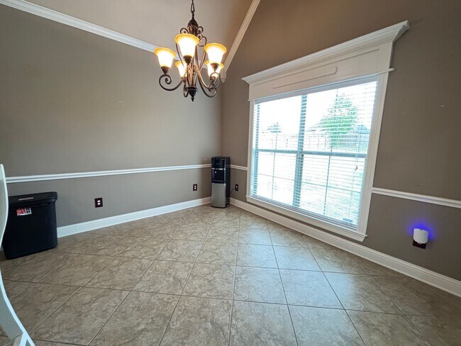 Building Photo - 4 BEDROOM BLANCHARD HOME NEAR I49