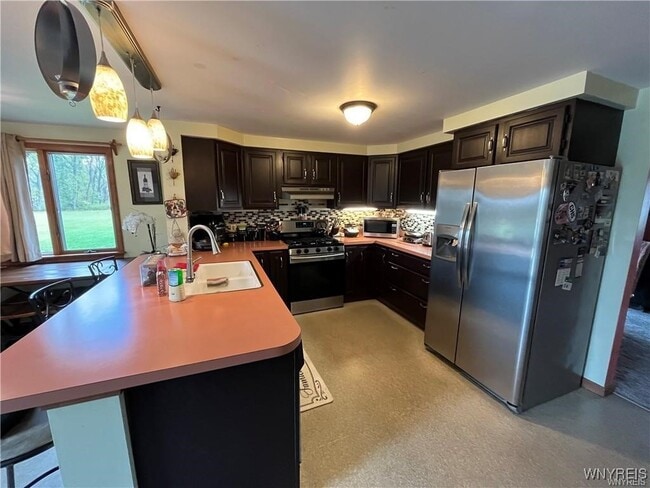 Building Photo - 3279 Clinton St