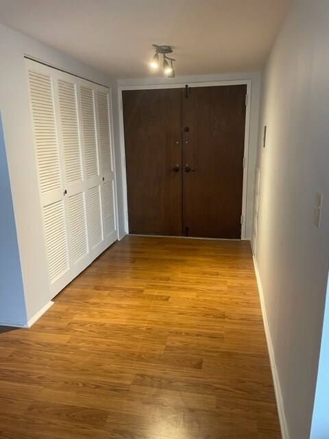 Building Photo - 1301 N Western Ave