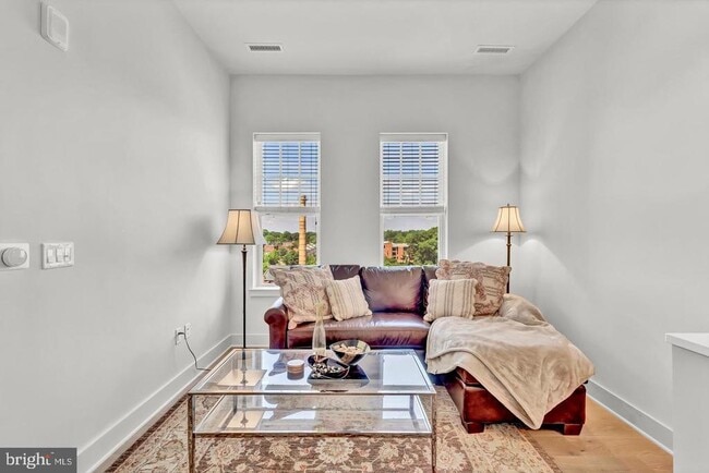 Building Photo - 6803 Cameron Dr NW