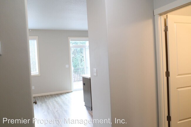 Building Photo - 205 Cloverdale Rd