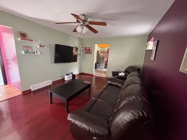 Living Room - 4441 S Kilpatrick Ave