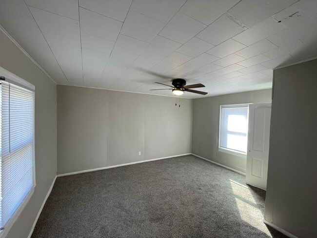 Building Photo - Newly Remodeled 3-Bedroom House