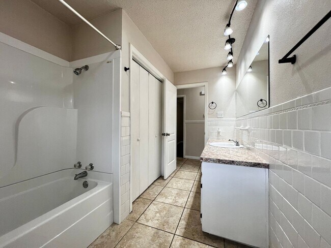 Building Photo - 895 Marion Anderson Rd