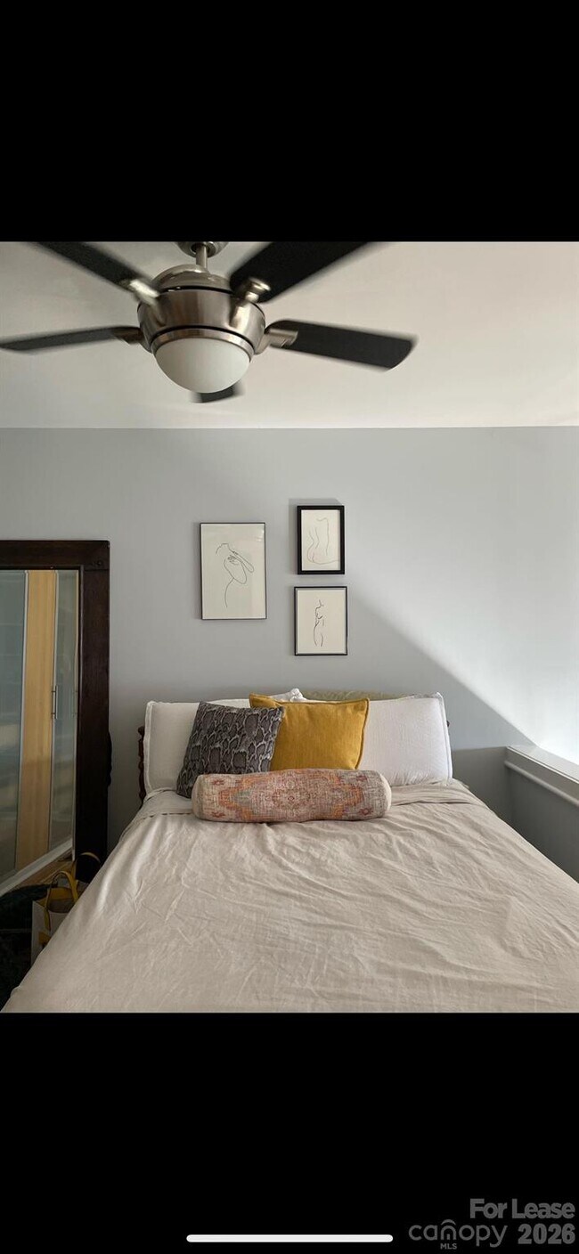 Building Photo - 115 E Park Ave