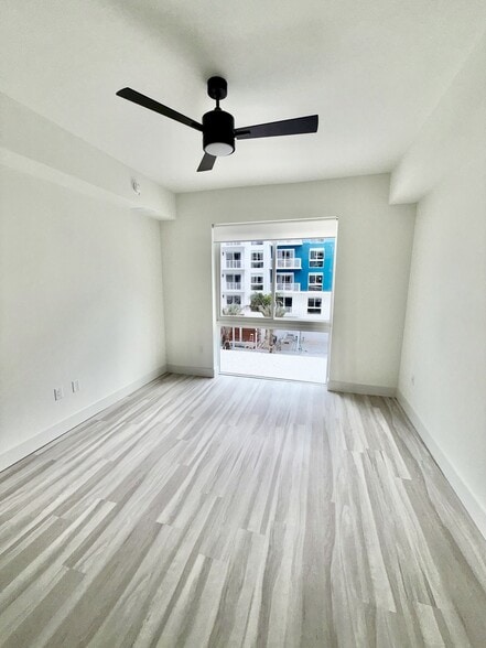 Building Photo - 18631 NE 25th Pl