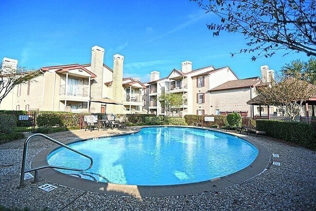 Building Photo - 2120 El Paseo St